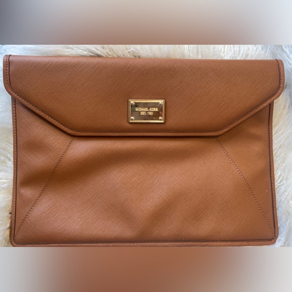 Michael Kors Slim Sleeve For Laptop, Macbook 11" or iPad Brown Leather - Picture 5 of 5